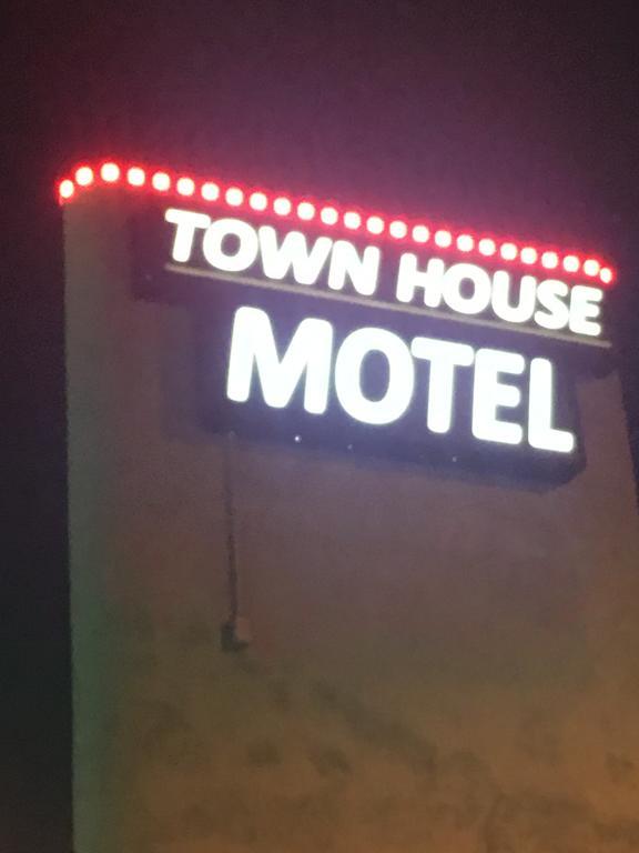 Town House Motel 린우드 외부 사진